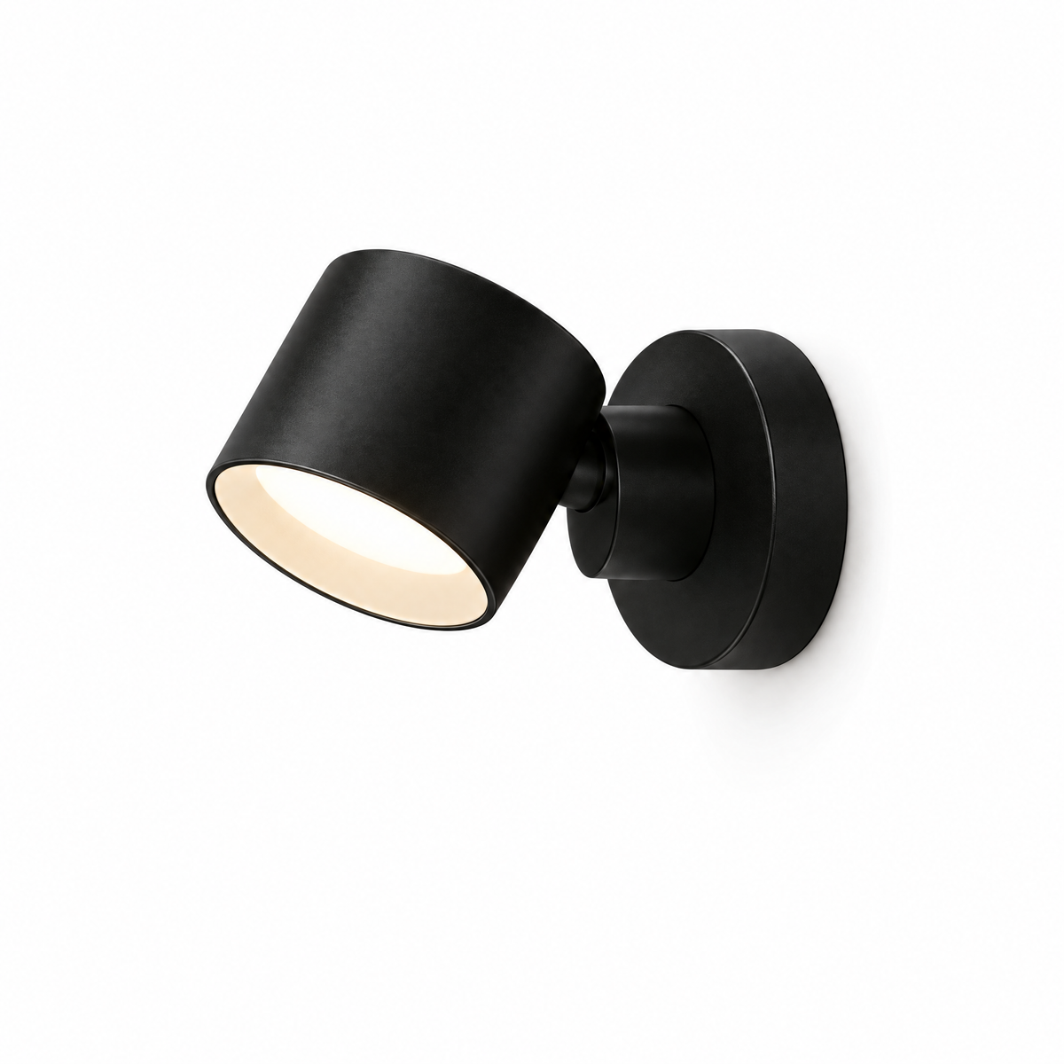 Giro Black – white background product photo