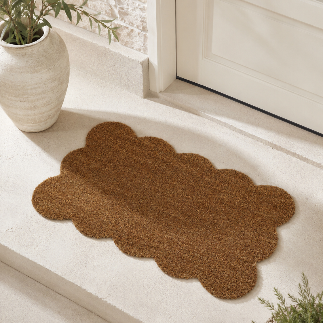 Marigold Scalloped Natural Fiber Doormat
