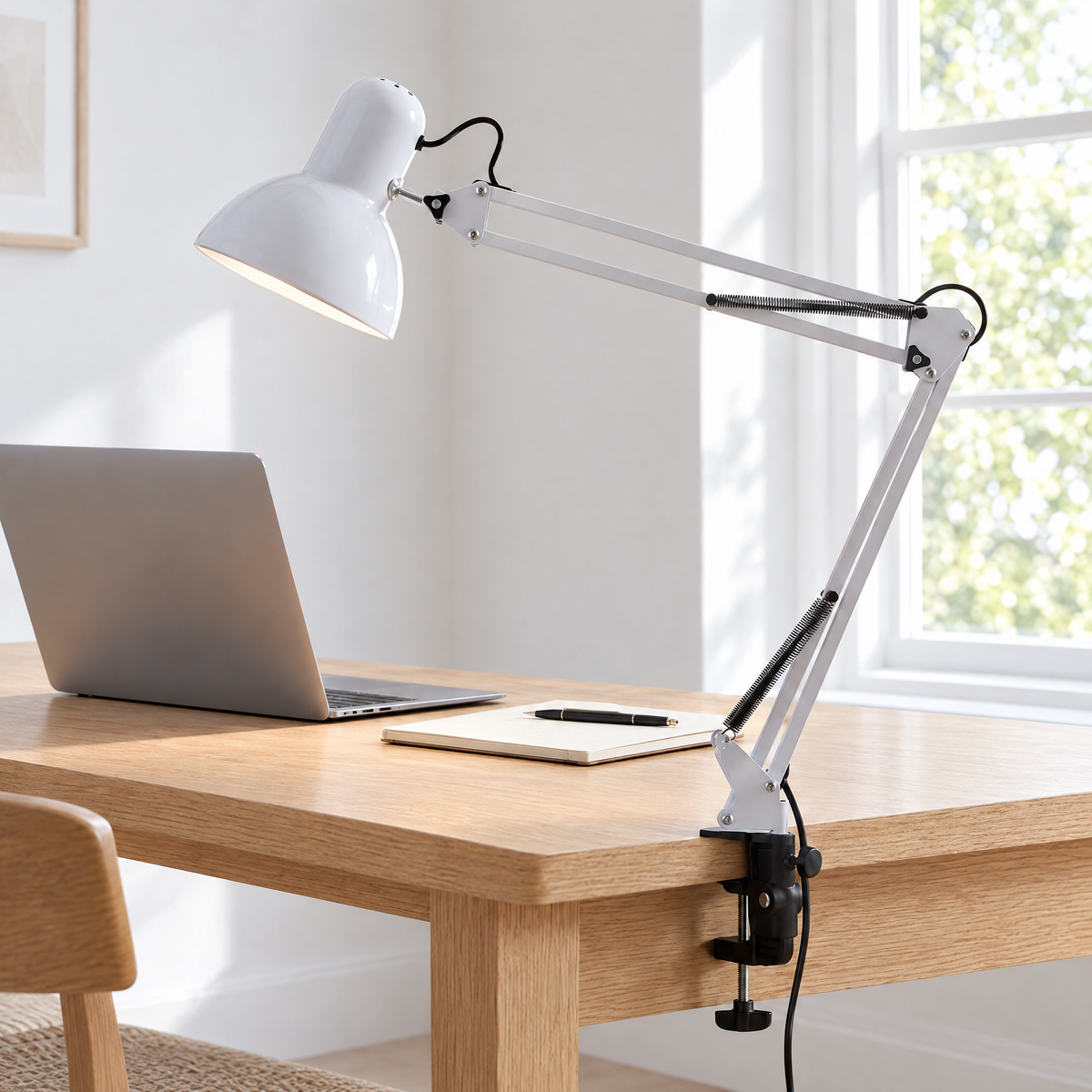 Braccio clip lamp on a home office desk