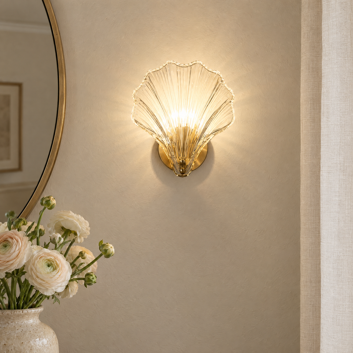 Conca Shell Glass Wall Light close-up of the ribbed glass and brushed brass